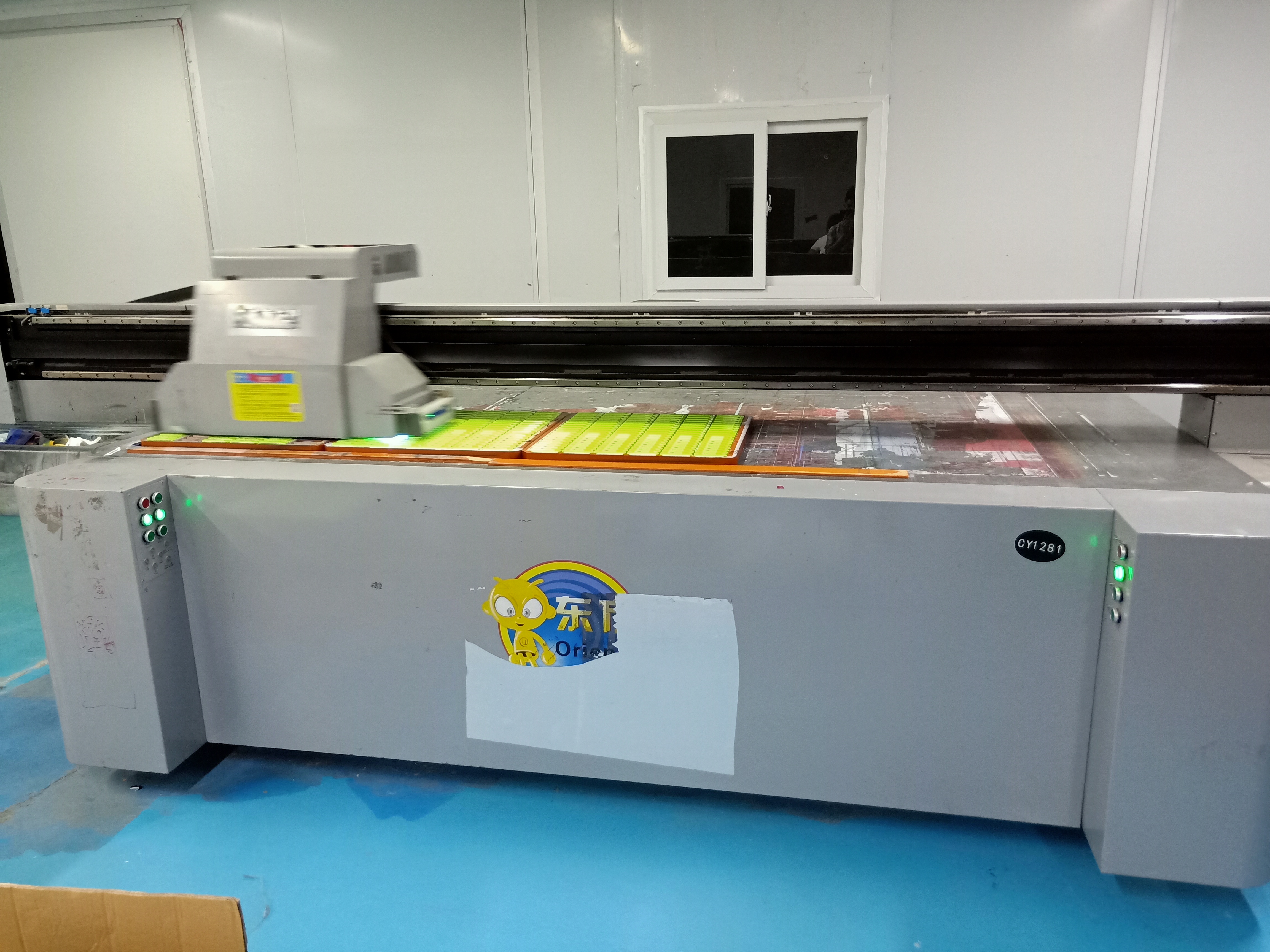 UV平板打印機(jī)有什么辦法可以節(jié)省墨水？