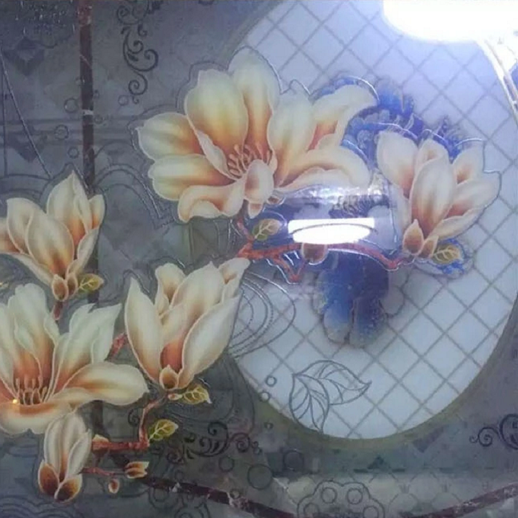 在玻璃制造行業(yè)中UV打印機有什么優(yōu)勢嗎?