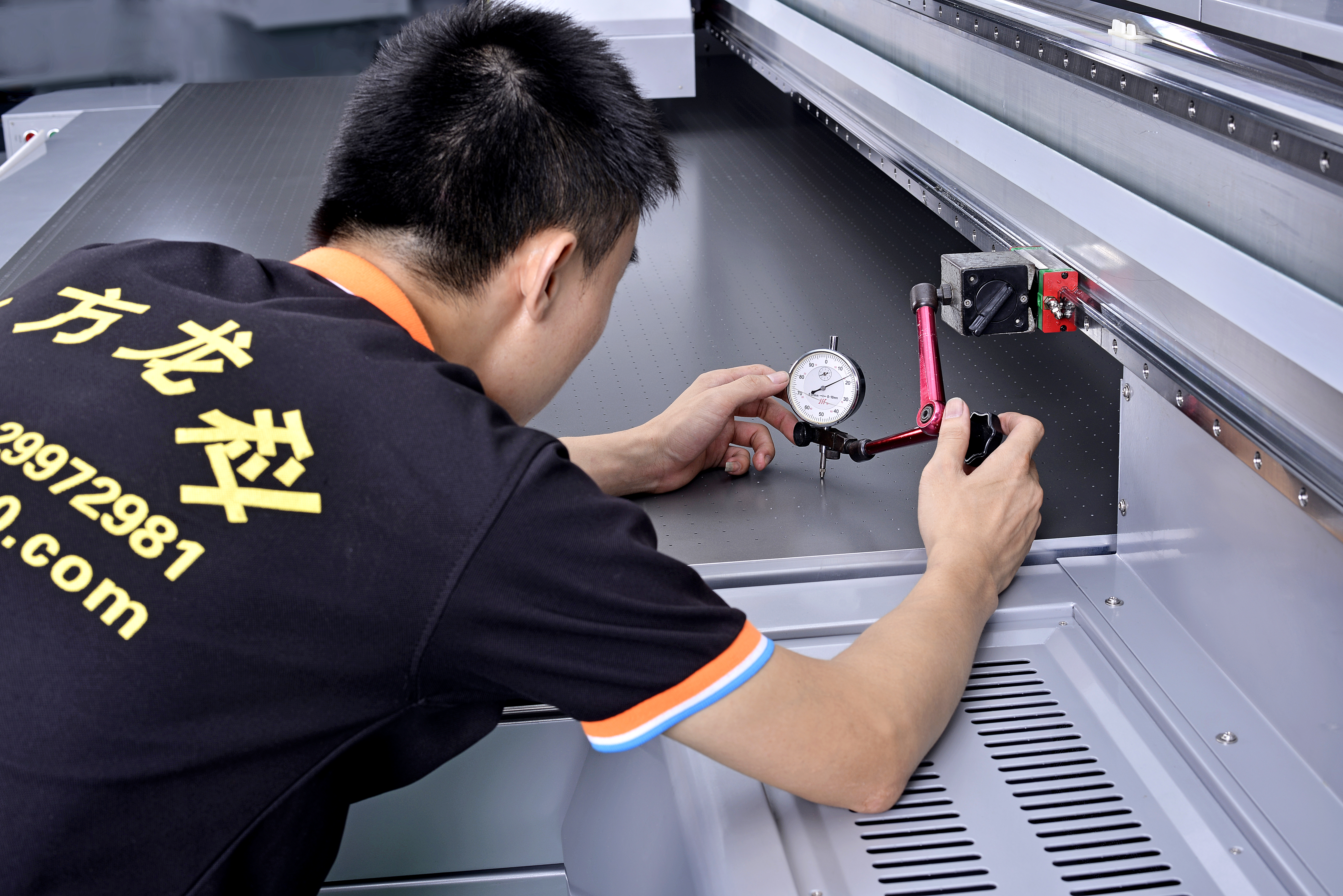 有幾個(gè)因素可以直接性的影響UV打印機(jī)壽命？